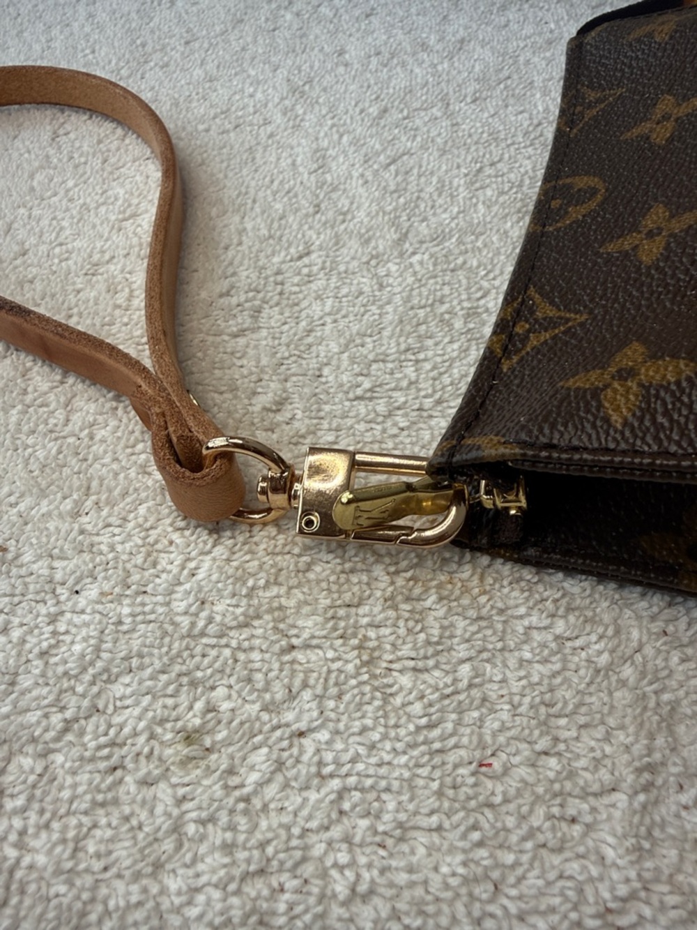 Louis Vuitton Monogram Pochette Toilette 15 M47546 Wristlet/Clutch - Picture 5 of 12